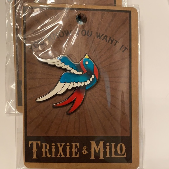 Fun pins for book bags, hats, jackets, etc. - Picture 4 of 8